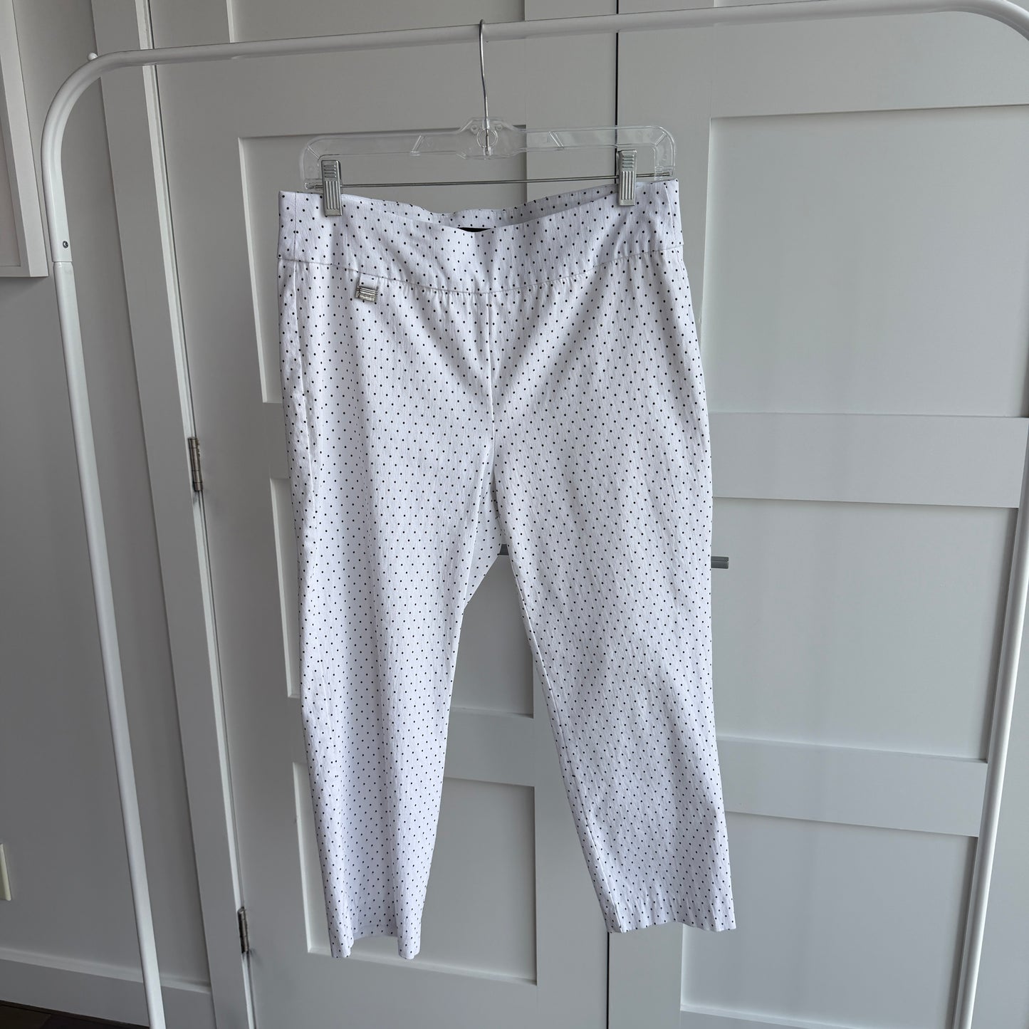 Pantalon capris à pois