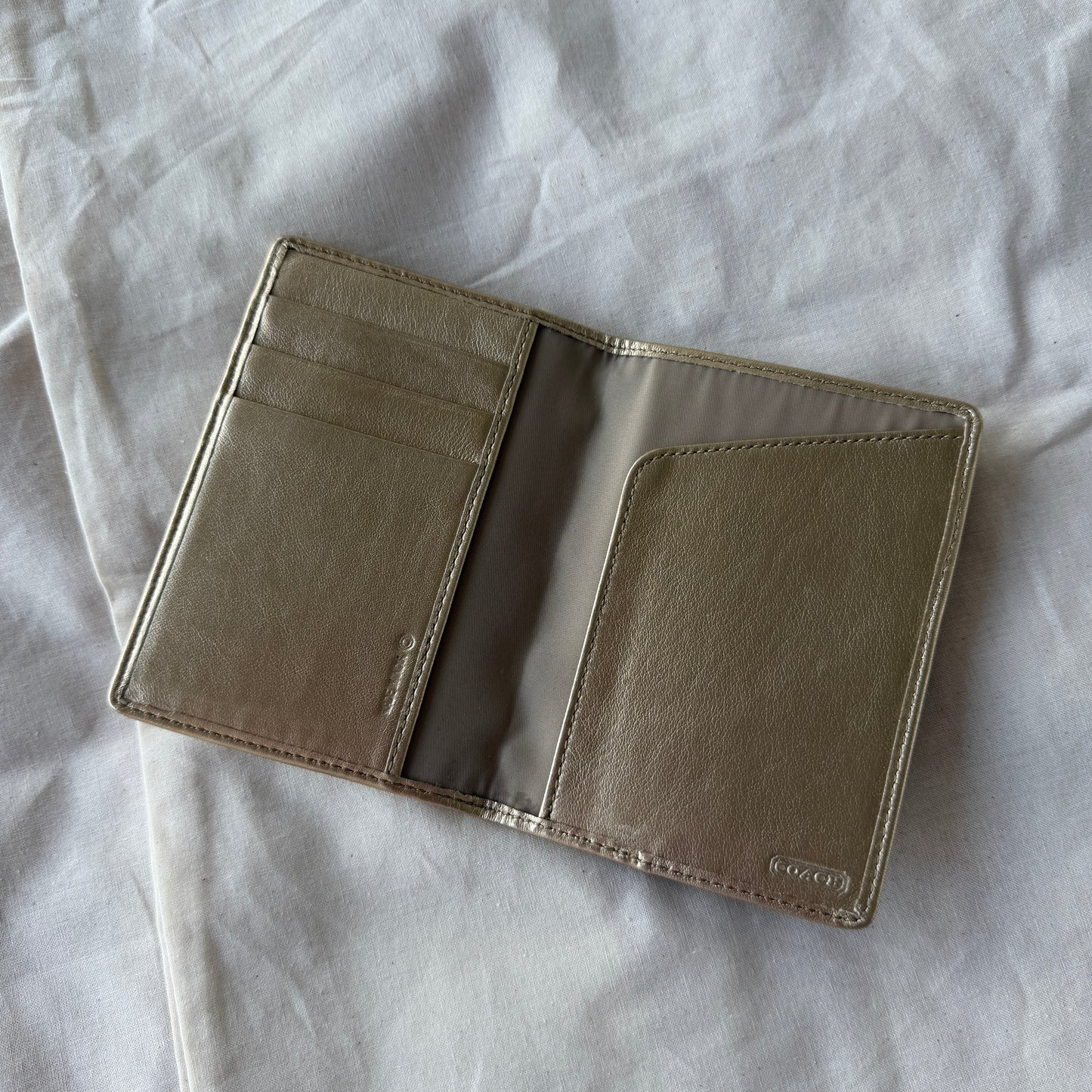 Porte-cartes (passeport)