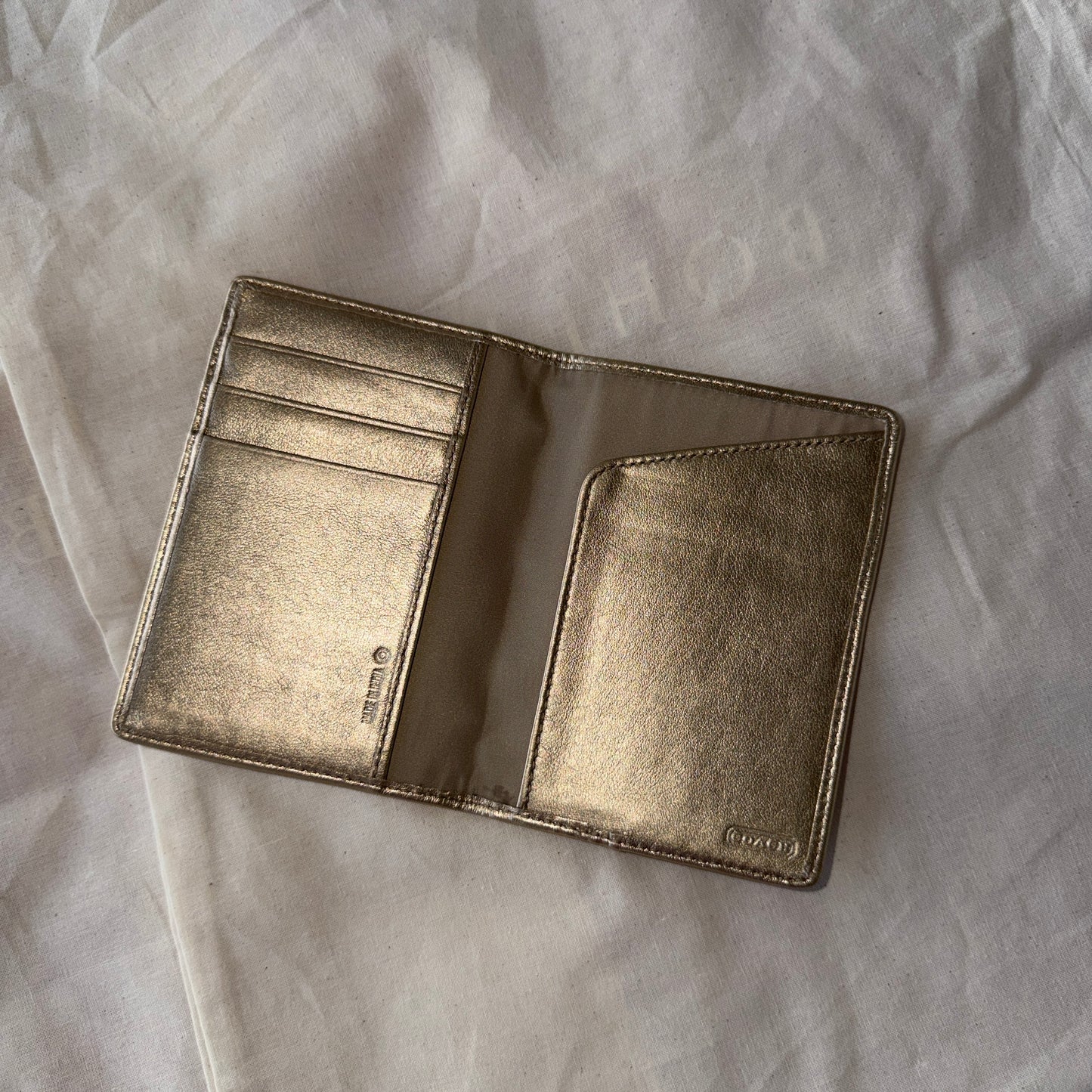 Porte-cartes (passeport)